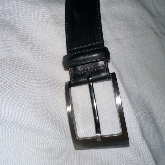 Men’s Magnanni Black and Brown Leather Belt size 42 - Picture 4 of 4